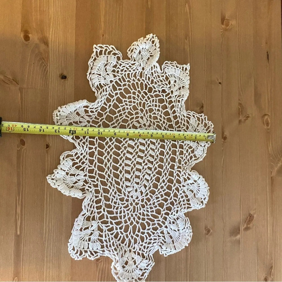 Vintage Oval Lace Crochet Doily Cream
Circular Doilie Cottagecore - Picture 2 of 4